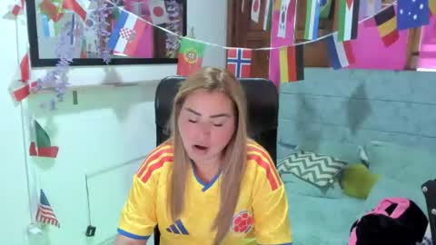 julieta_star69 online show from July 3, 7:18 pm