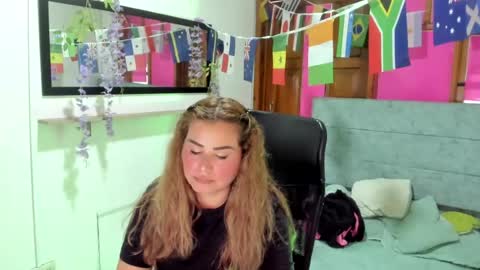 julieta_star69 online show from June 25, 7:19 pm