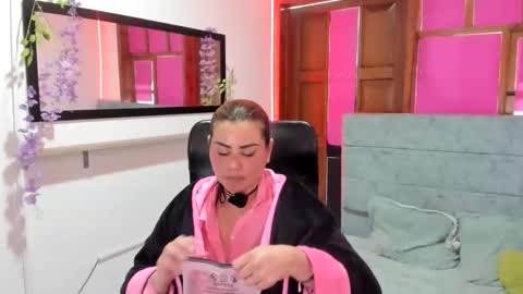 julieta_star69 online show from June 10, 7:35 pm