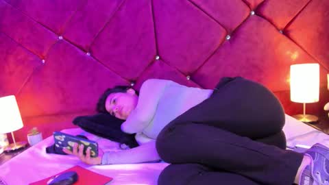 julietacollins06 online show from May 30, 3:32 pm