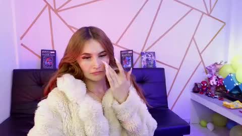 JULIANA online show from November 30, 8:38 pm