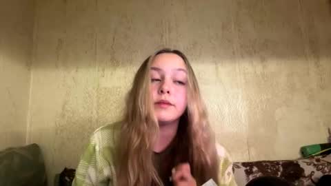 Snapshot of julietmegown chatting on October 16, 8:18 pm Mia online show from October 16, 8:18 pm