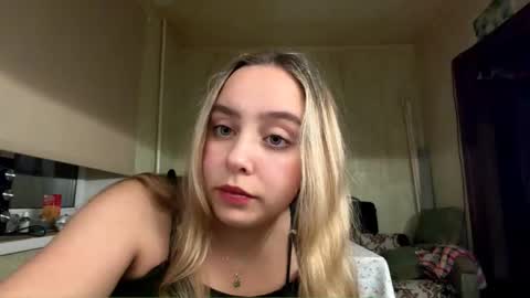 Snapshot of julietmegown chatting on October 21, 10:02 pm Mia online show from October 21, 10:02 pm