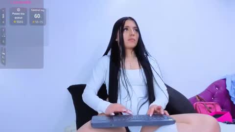 Snapshot of juliett_horny chatting on October 17, 4:33 pm juliett online show from October 17, 4:33 pm