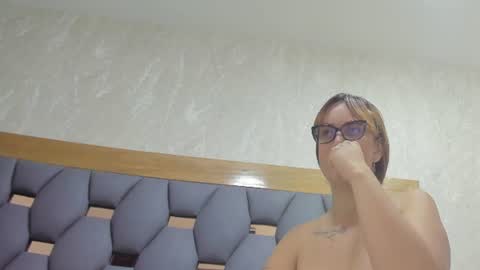 juliette_pretty_ online show from July 27, 7:55 pm