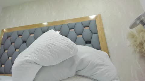 juliette_pretty_ online show from April 22, 7:21 pm