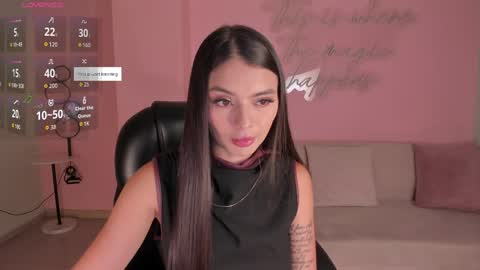 Juliette Moreau online show from May 4, 7:53 pm