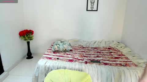 Snapshot of juline_smithh chatting on January 7, 3:12 pm Juline Smith online show from January 7, 3:12 pm