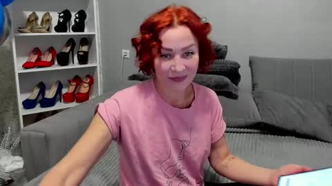 jullia_moor online show from January 19, 1:04 am