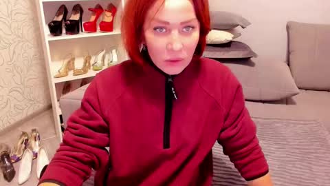 jullia_moor online show from March 11, 2:14 am