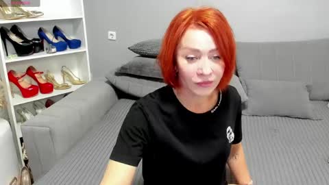 jullia_moor online show from May 2, 12:16 am
