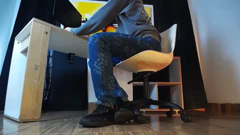 jullian online show from February 22, 9:17 pm