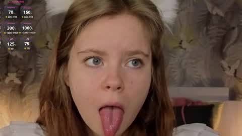 Julie online show from October 10, 5:30 pm