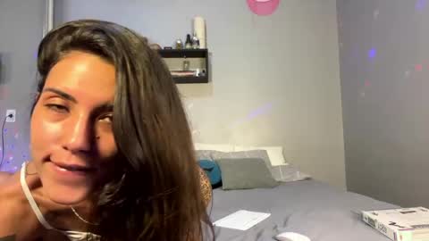 Jully online show from April 4, 10:39 pm