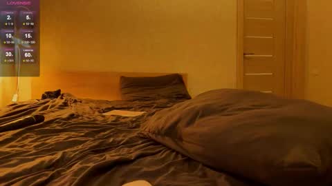 Hloya online show from February 19, 7:46 pm