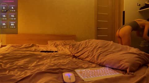 Hloya online show from February 27, 8:12 pm