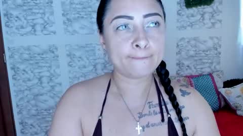 juliana online show from March 1, 8:35 pm