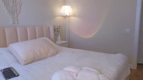 Mary online show from November 25, 5:39 am