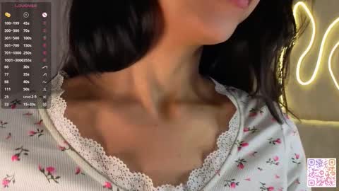 Bella online show from October 26, 6:29 pm