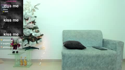 Snapshot of juniormorris_ chatting on December 19, 2:56 am Junior online show from December 19, 2:56 am