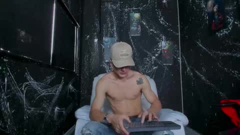 Snapshot of juniormorris_ chatting on September 16, 8:56 pm Junior online show from September 16, 8:56 pm