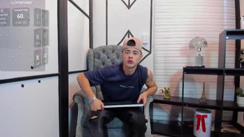 Snapshot of juniormorris_ chatting on October 25, 9:37 pm Junior online show from October 25, 9:37 pm