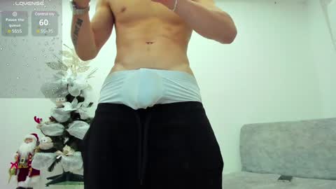 Snapshot of juniormorris_ chatting on January 9, 10:41 pm Junior online show from January 9, 10:41 pm