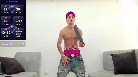 Snapshot of juniormorris_ chatting on March 7, 8:00 pm Junior online show from March 7, 8:00 pm