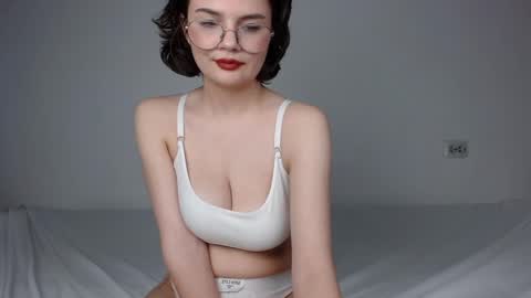 Snapshot of junnewers chatting on February 3, 9:39 pm JunneWers online show from February 3, 9:39 pm