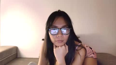 junovaughn online show from April 28, 11:58 am