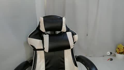 Julia online show from January 11, 2:23 pm