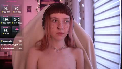 Julia online show from December 3, 8:33 am