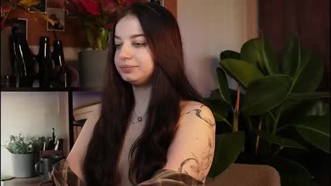 just_dakota_ online show from March 11, 9:34 am