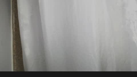 Layla online show from May 6, 7:36 am