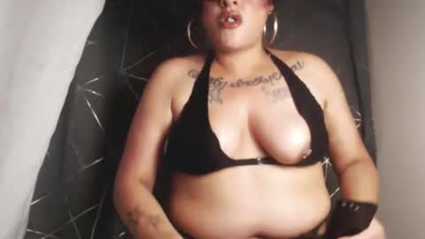 Layla online show from May 14, 9:51 am