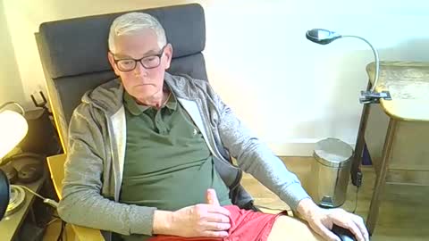 justasocialwanker online show from March 24, 11:27 am