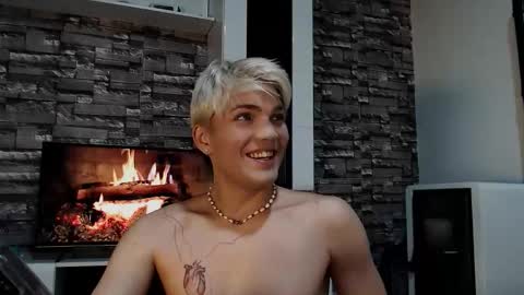 U bf Justin online show from November 3, 7:04 pm