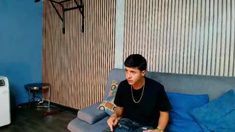Justin Ortiz online show from May 29, 9:35 pm