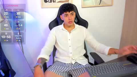 justin_payn14 online show from May 7, 12:23 pm