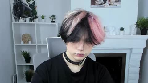 Snapshot of justin_twinkboy chatting on October 10, 12:33 pm JUSTIN online show from October 10, 12:33 pm