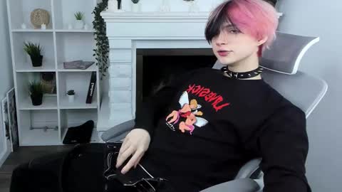 Snapshot of justin_twinkboy chatting on September 28, 8:40 pm JUSTIN online show from September 28, 8:40 pm