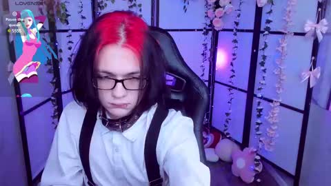 Snapshot of justin_twinkboy chatting on February 27, 12:45 pm JUSTIN online show from February 27, 12:45 pm