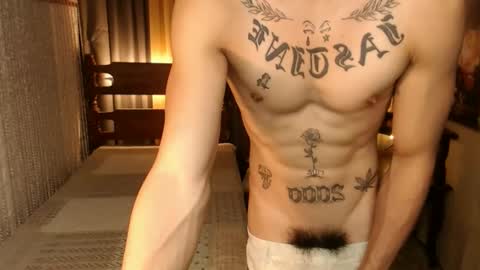 justine_hunk online show from March 7, 5:18 am
