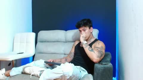 justinfuller_31 online show from May 3, 5:24 am