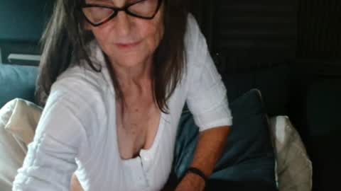 Bev aka Diamond online show from June 18, 9:14 am