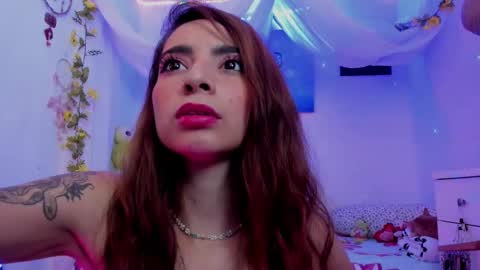 Snapshot of justmia_ chatting on February 21, 12:05 am Mia online show from February 21, 12:05 am