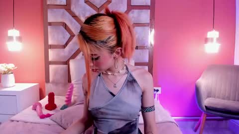 Mia online show from May 7, 2:07 am