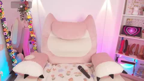 Emy online show from January 11, 12:27 am