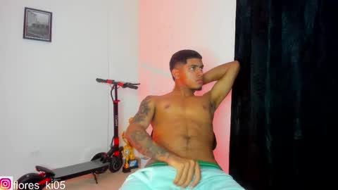 k_florez online show from December 19, 2:40 am