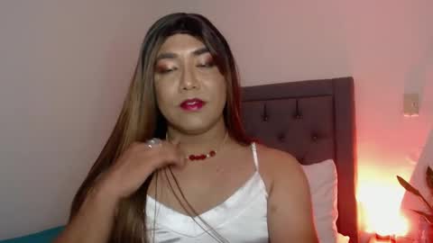 KIM  online show from March 18, 9:09 pm